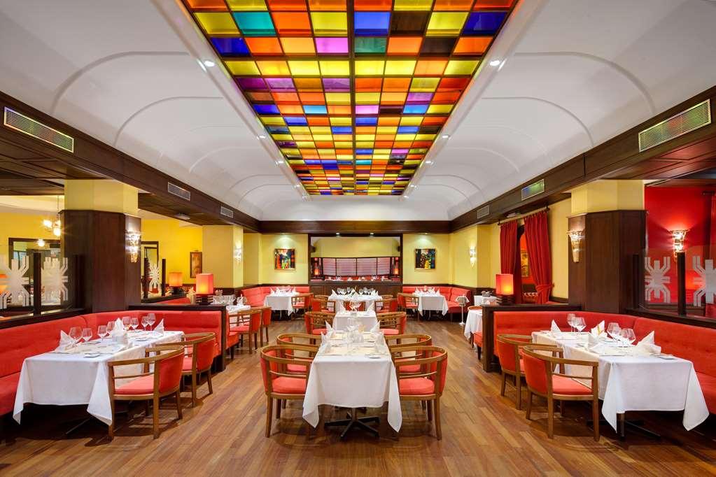 Hilton Yaounde Ξενοδοχείο Εστιατόριο φωτογραφία