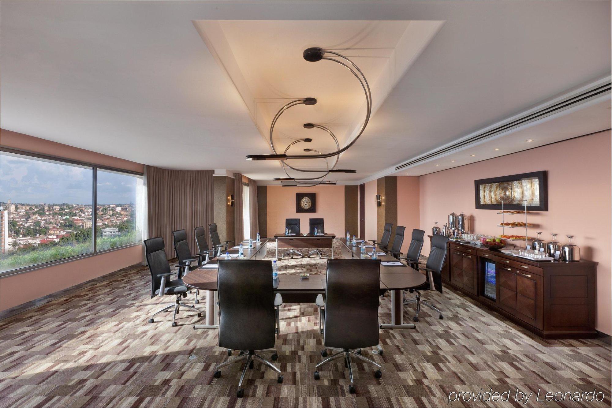Hilton Yaounde Ξενοδοχείο Επιχειρήσεις φωτογραφία